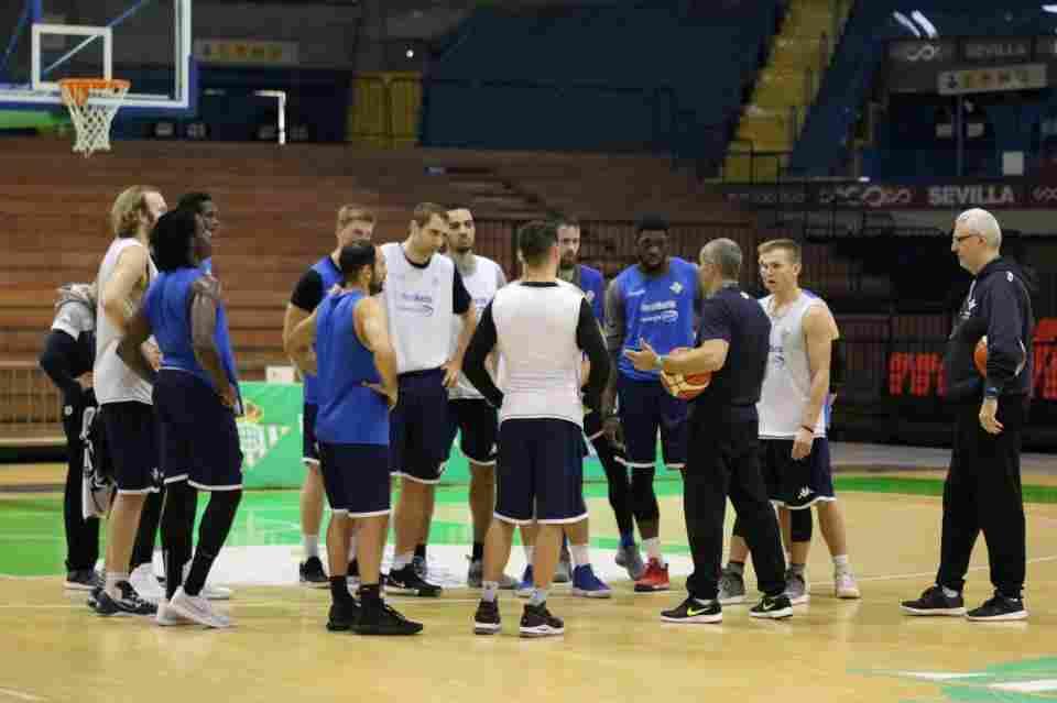 Doble sesión del Real Betis Energía Plus para comenzar la semana