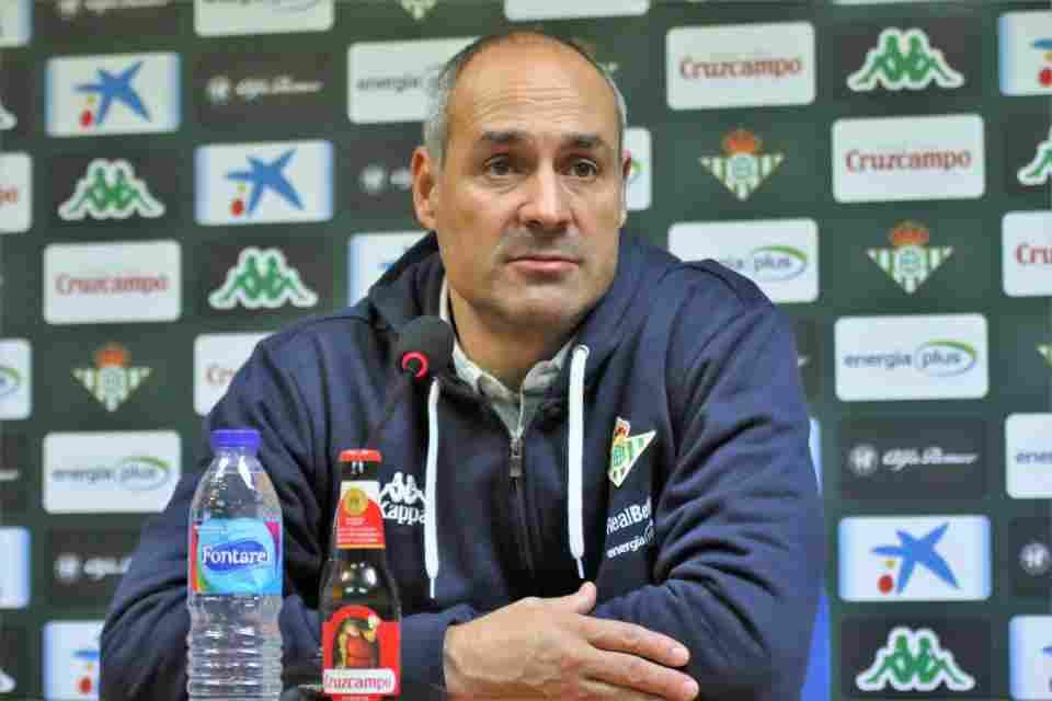 Curro Segura atenderá el jueves a los medios en la previa del duelo ante Cáceres Basket