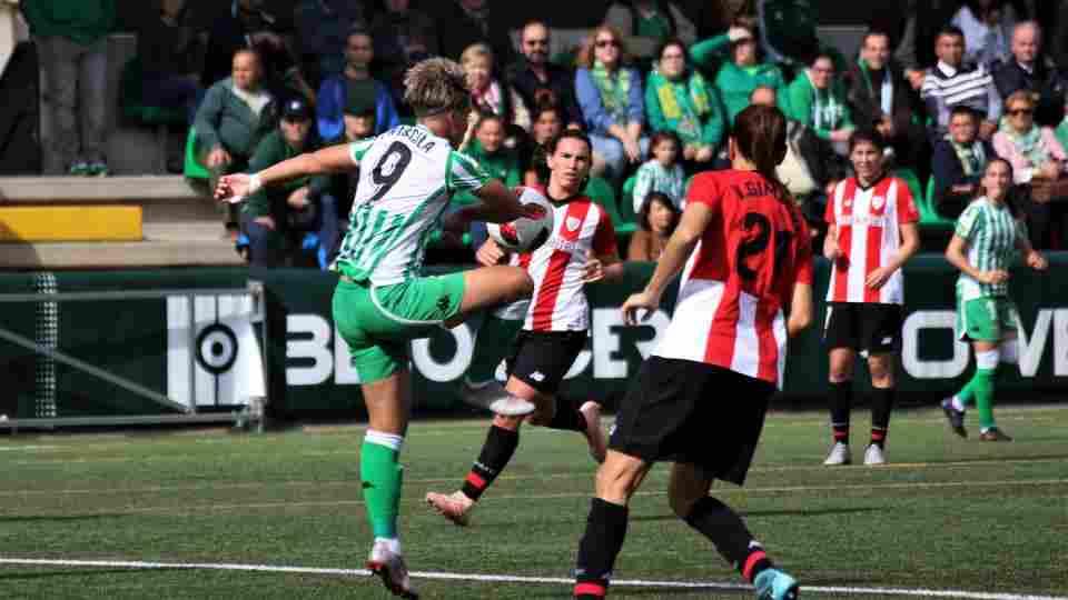 Dos entradas a tres euros para los abonados del Real Betis Féminas para el duelo ante el Valencia CF
