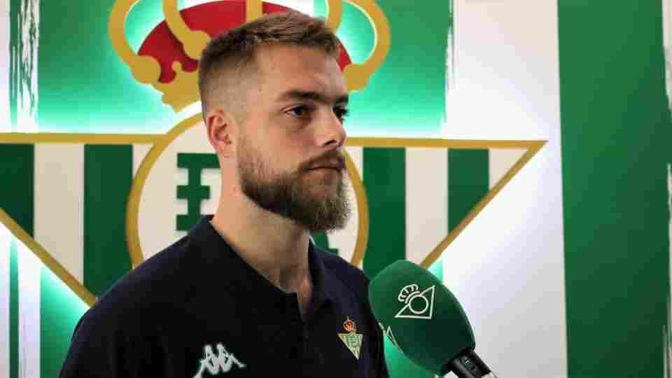 Víctor Arévalo: "Tenía muchas ganas de embarcarme en un club como el Betis"
