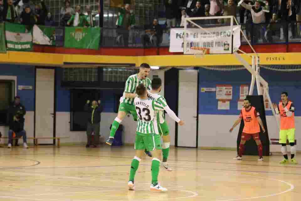 CRÓNICA | Orgullo, carácter y una remontada para ilusionarse (5-3)