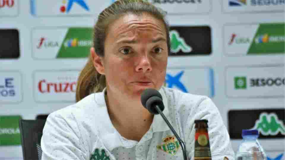 María Pry: "Lo hemos intentado, pero ellas tenían en todo momento una marcha más"