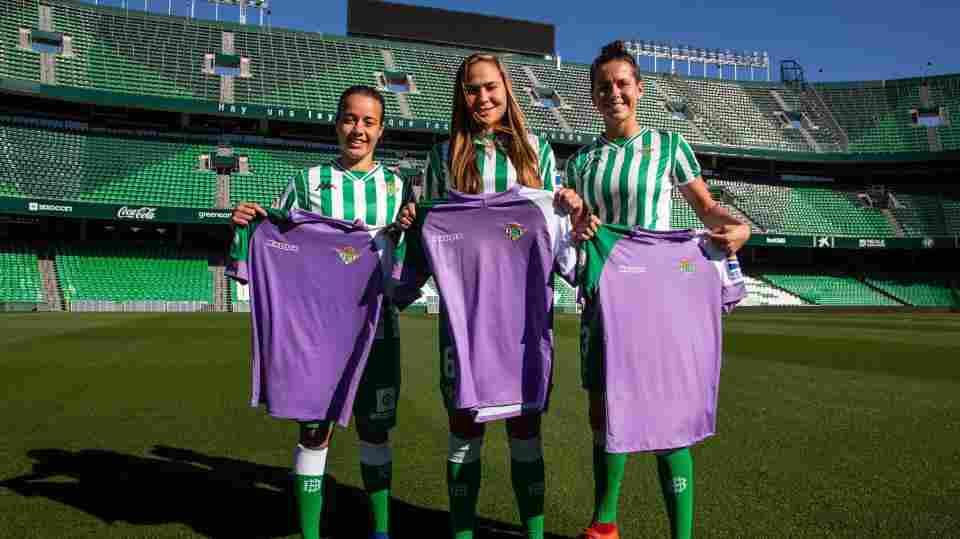 Vente al Real Betis Féminas - Fundación Albacete y llévate un 20% de descuento en la compra de la camiseta del Día de la Mujer