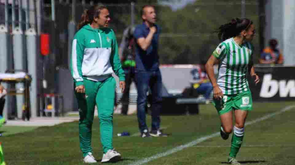 María Pry: "Estoy mal por el resultado, pero el equipo ha dado mucho durante el partido"
