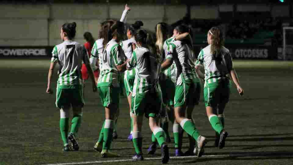 El filial ya acaricia el título tras su importante victoria ante el Híspalis 