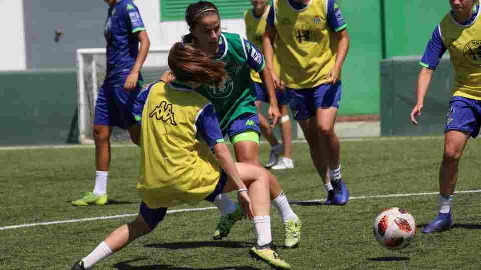 Regreso al trabajo con la mente puesta en el duelo ante Valencia
