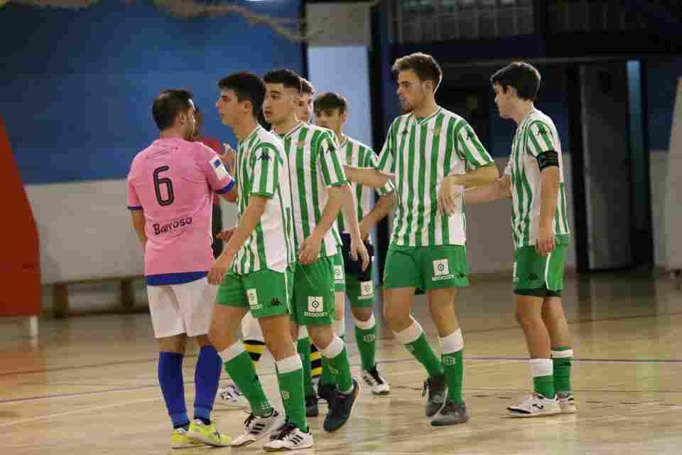 El filial verdiblanco consigue los tres puntos en el duelo adelantado ante el Alcalá de Guadaira