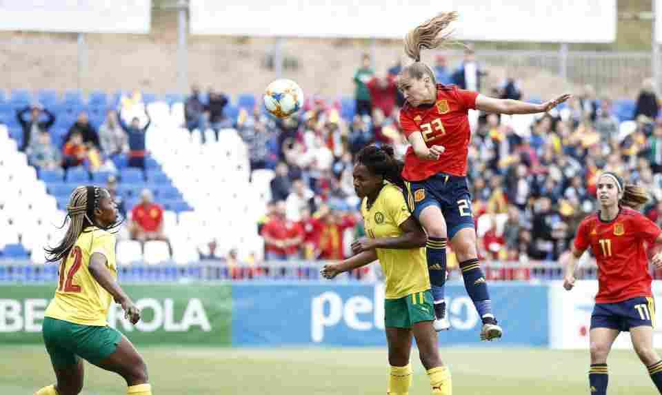 Irene Guerrero participa en el empate de España ante Canadá (0-0)