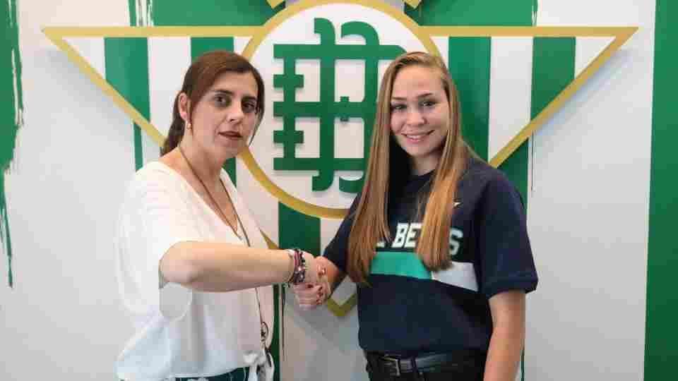 El Real Betis Féminas renueva a su capitana Irene Guerrero hasta 2020