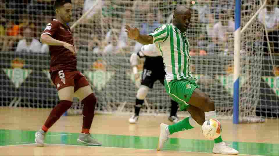 Roberto Tobe no seguirá en el Real Betis Futsal la próxima temporada