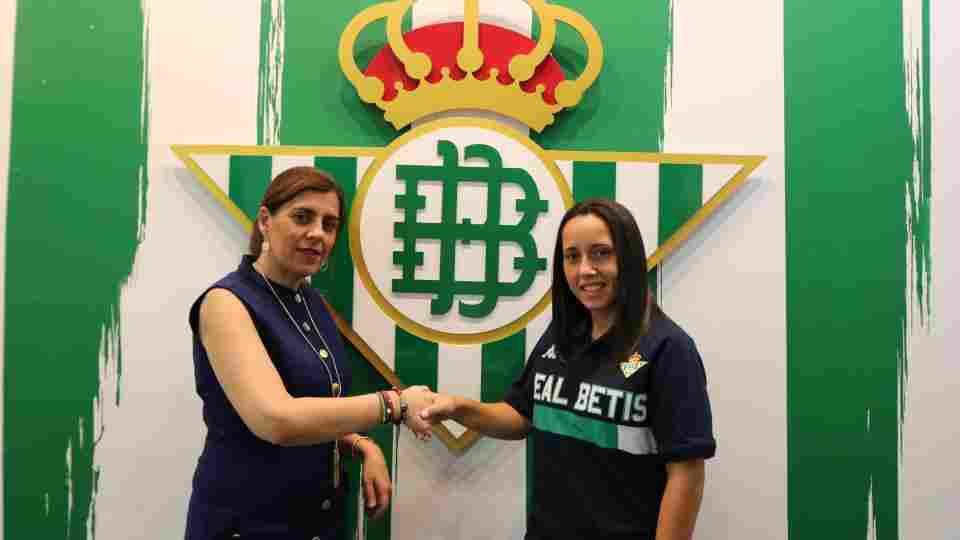 El Real Betis Féminas renueva a Laura González hasta 2020