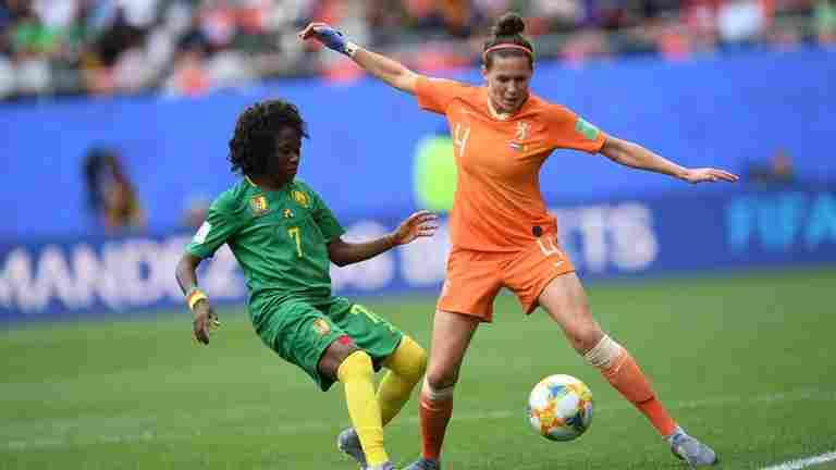 Merel participa en la segunda victoria de Holanda en el Mundial (3-1)