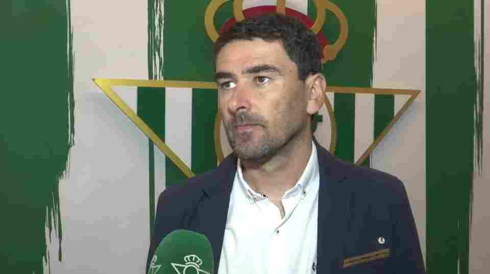Daniel Ibañes: "Álvaro es un jugador muy polivalente"