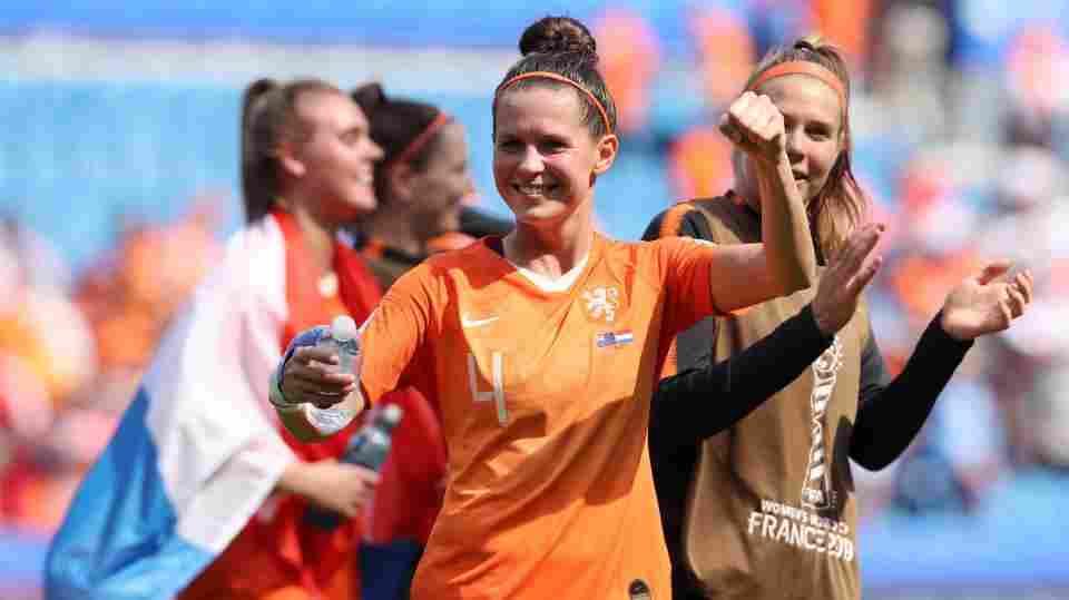 Merel disputa el partido completo en el pase de Holanda a las semifinales del Mundial (0-2)
