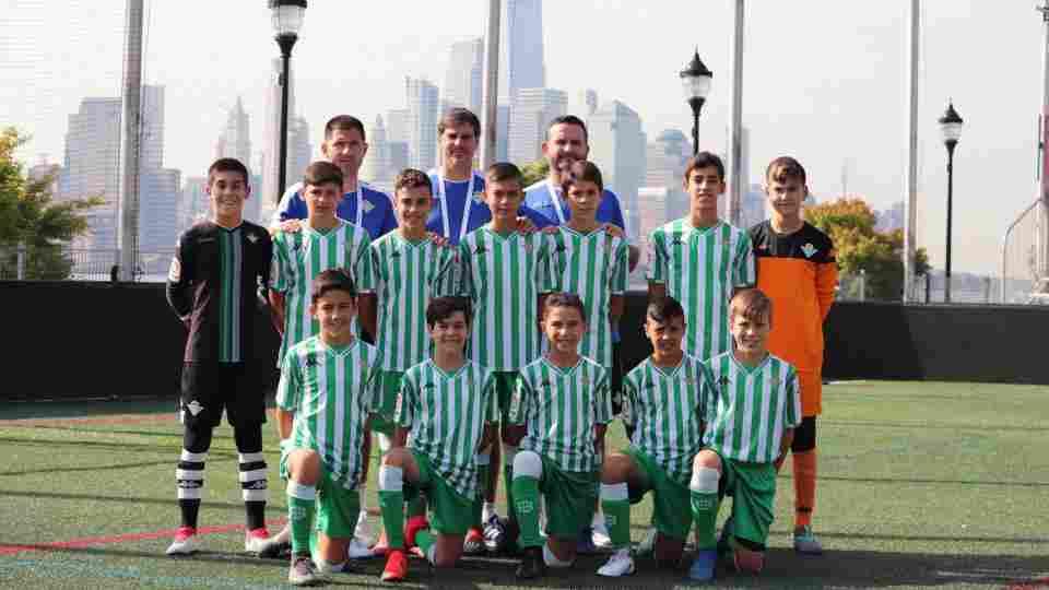 El Alevín A deja el pabellón muy alto en Nueva York