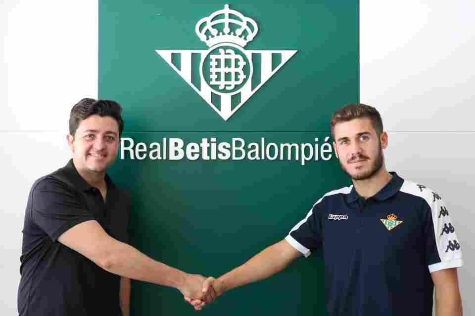 El Real Betis renueva a Julio Gracia hasta 2021 y lo cede al CD Badajoz
