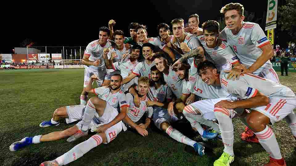 Robert se proclama campeón del COTIF con la Selección Sub-20
