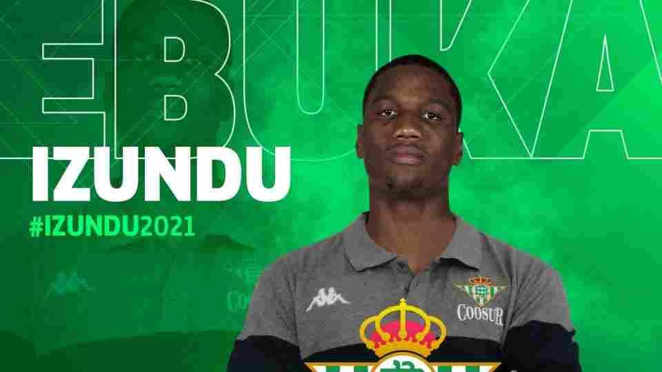 Ebuka Izundu refuerza la pintura del Coosur Real Betis