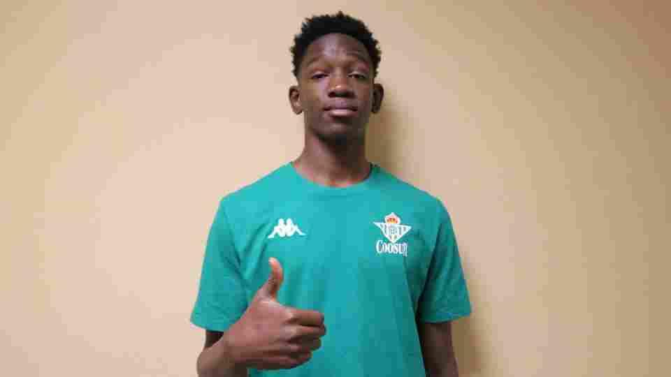 Ibrahim Magassa se incorpora al filial del Coosur Real Betis y hará la pretemporada con el primer equipo