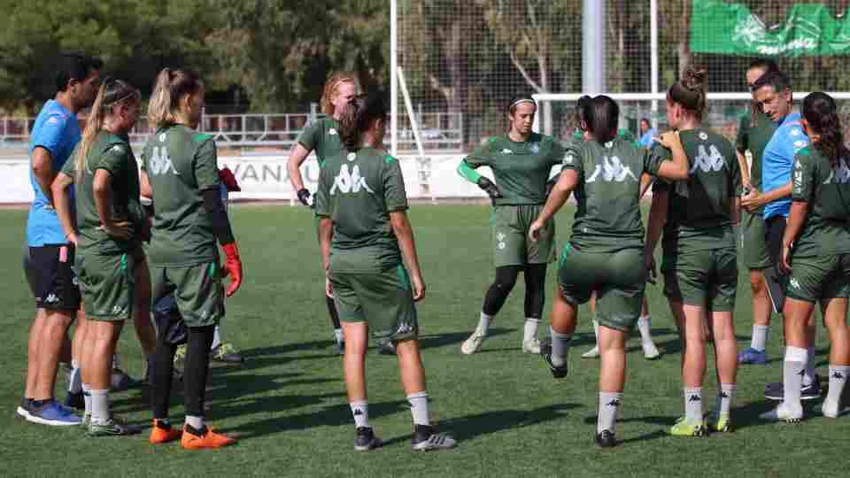 El Real Betis Féminas vuelve al trabajo con la mirada puesta en Badajoz
