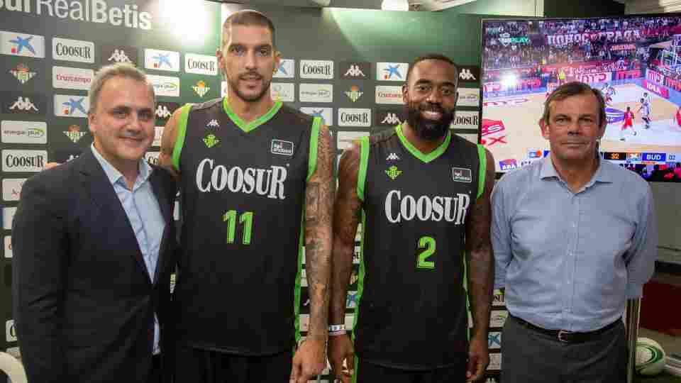 Presentación oficial de la segunda equipación y los jugadores KC Rivers y Nacho Martín