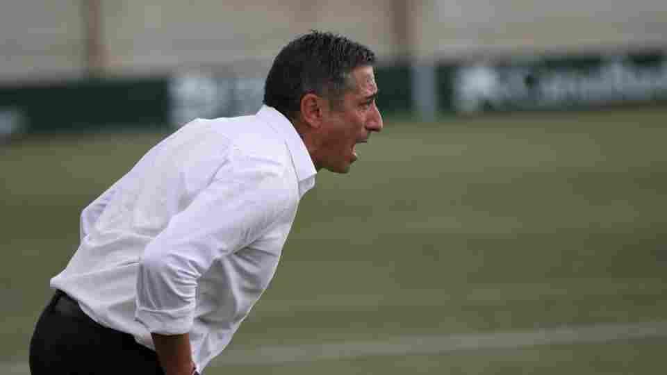 Antonio Contreras: "En la primera parte el equipo ha estado bien; en la segunda se rompe"