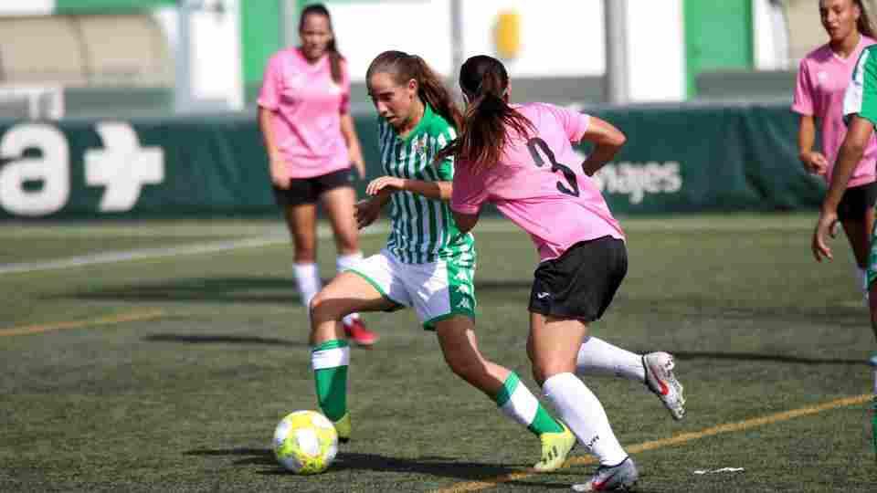 El conjunto filial del Real Betis Féminas lidera la clasificación tras vencer 0-7 en Badajoz