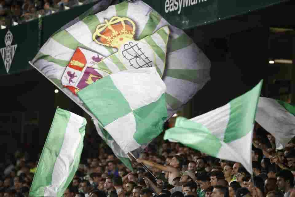 Los abonados del Real Betis ya pueden notificar al Club la opción elegida para la devolución parcial de los abonos