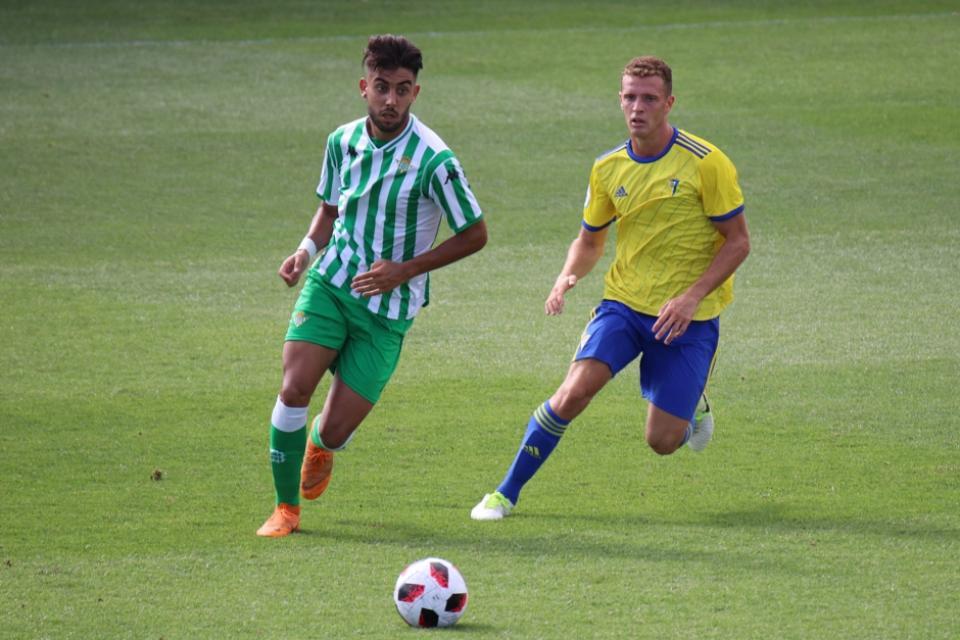CRÓNICA | El Betis Deportivo encaja su primera derrota (2-0)