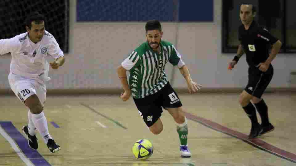 Rubén Cornejo: "Una de las virtudes del equipo es que no baja la cabeza a pesar de las adversidades"