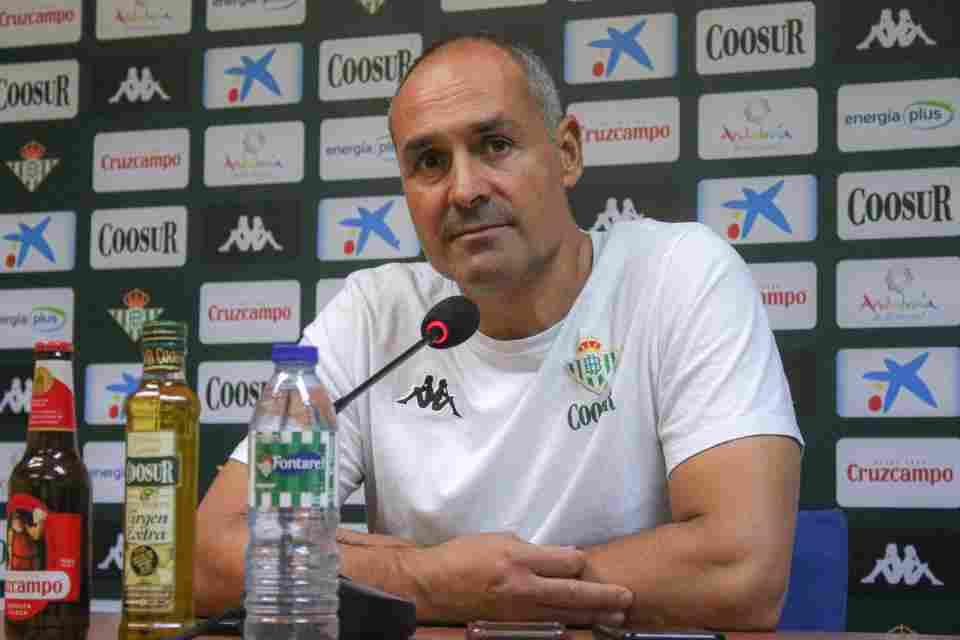 Curro Segura: "Me gustaría que se viera un Betis con hambre de victoria"
