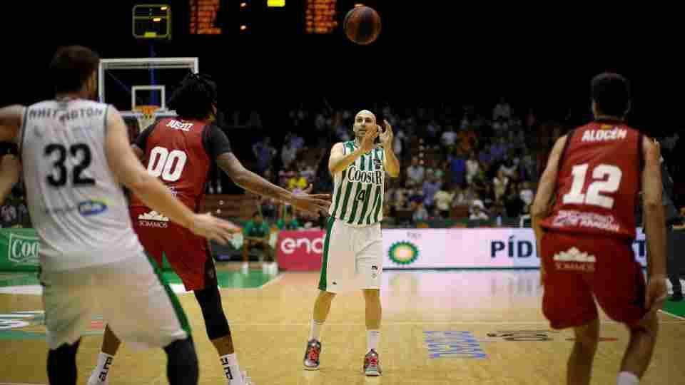 Albert Oliver: "Teníamos que haber matado el partido"