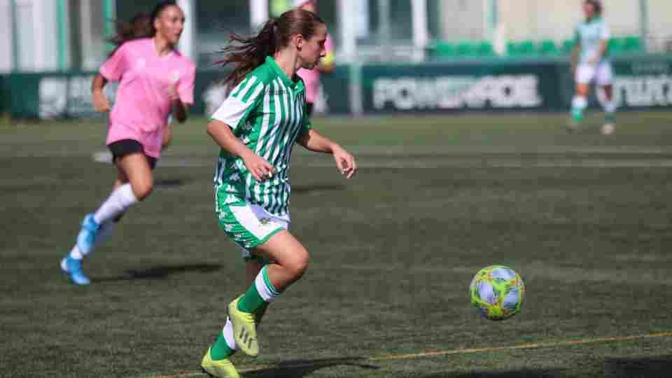 El filial vence en Badajoz y continúa sólido al frente de su grupo de Primera Nacional