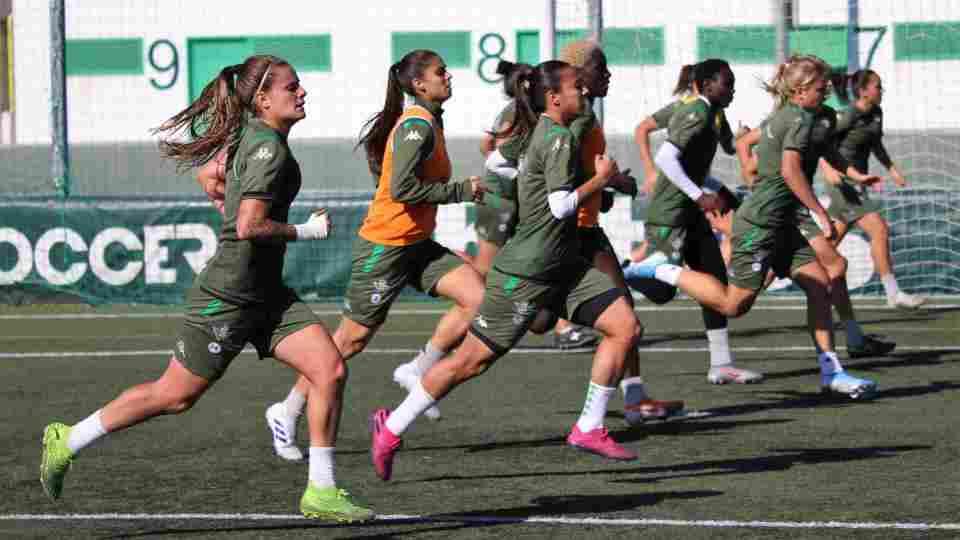 Todas las jugadoras disponibles, excepto Dolan, en la vuelta al trabajo