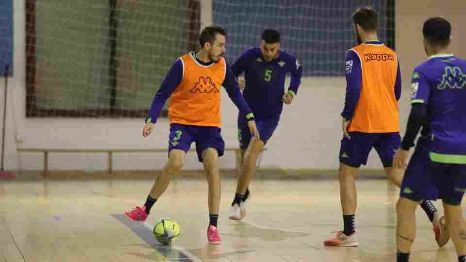 Vuelta a los entrenamientos con la cabeza puesta en el duelo de Rivas