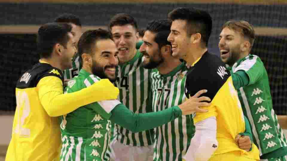 CRÓNICA | Machada verdiblanca en la Copa (2-2, penaltis 3-2)