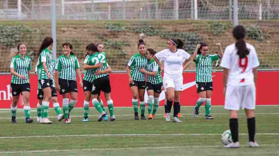 El filial verdiblanco termina la primera vuelta como líder destacado