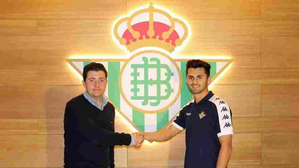 Baena renueva con el Real Betis