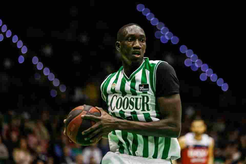 Petit Niang: "No hay excusas, tenemos un largo trabajo por delante"