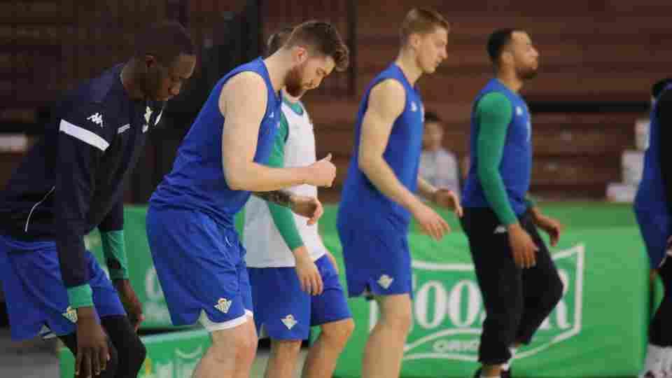 Vuelta a los entrenamientos para empezar a preparar la visita al Barça Basket