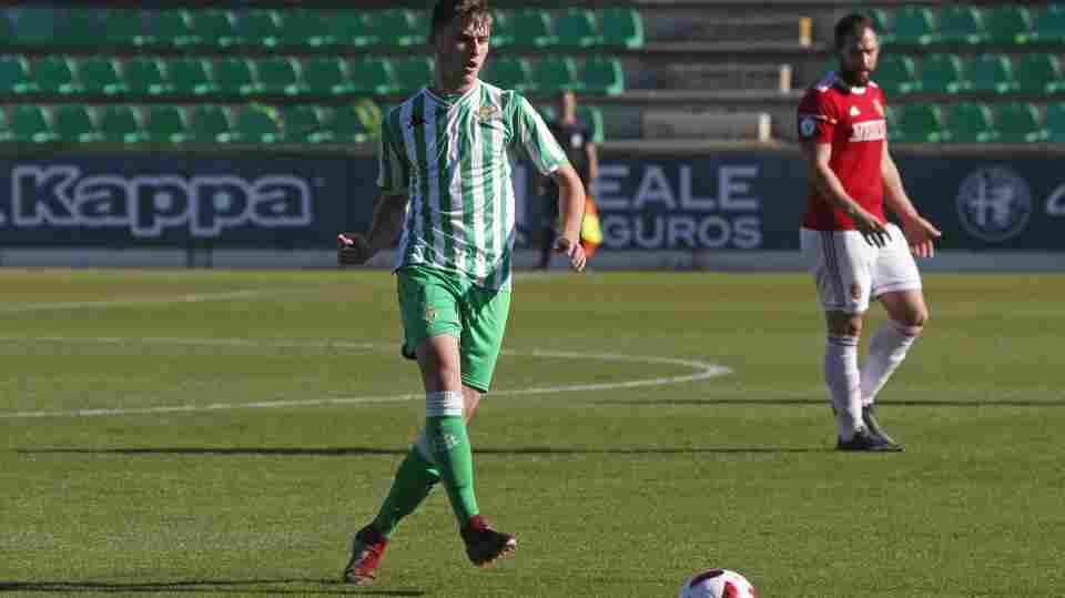 Simón Lecea regresa al Betis Deportivo tras su cesión al Haro Deportivo