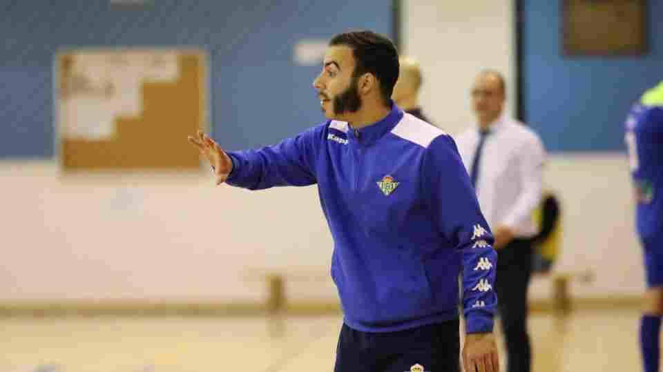 Pepe Narváez: "Era muy importante que ganáramos hoy; el equipo ha llevado a cabo el plan a la perfección"