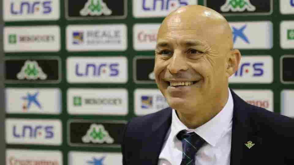 Juanito: "Nos habría gustado celebrarlo en la pista con nuestra afición"