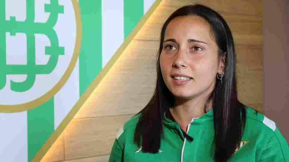 Ana González: "He crecido aquí como futbolista y así quiero que siga siendo"