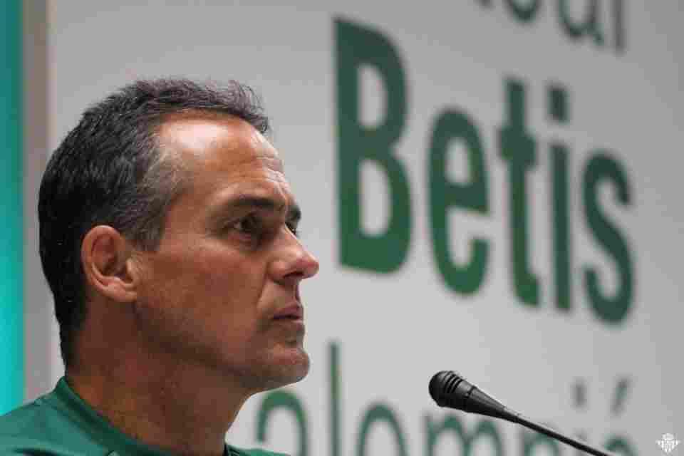 Alexis Trujillo, entrenador del primer equipo