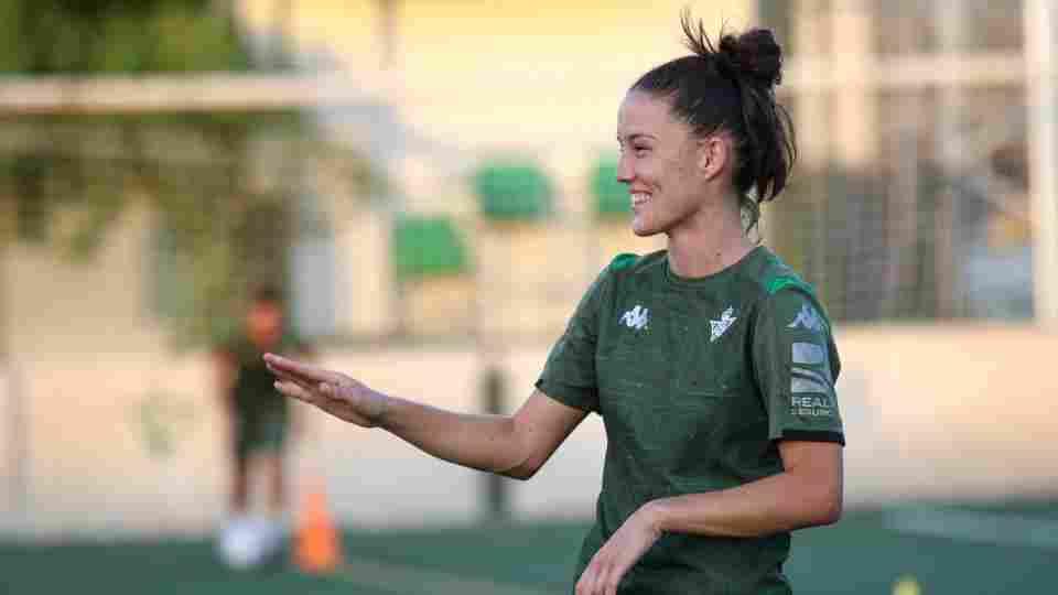 Eva Llamas: "La afición del Betis tiene motivos para ilusionarse" 