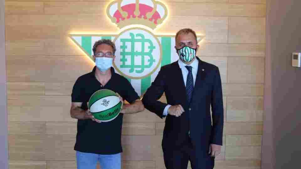 El Ayuntamiento de Puerto Serrano se suma al Programa Escuelas del Real Betis Baloncesto