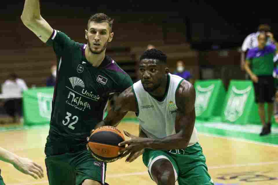 CRÓNICA | Derrota ante Unicaja en el estreno de la pretemporada (74-90)