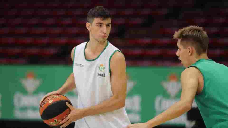 Pablo Marín y Kennedy Clement se marchan cedidos al CB Benicarló