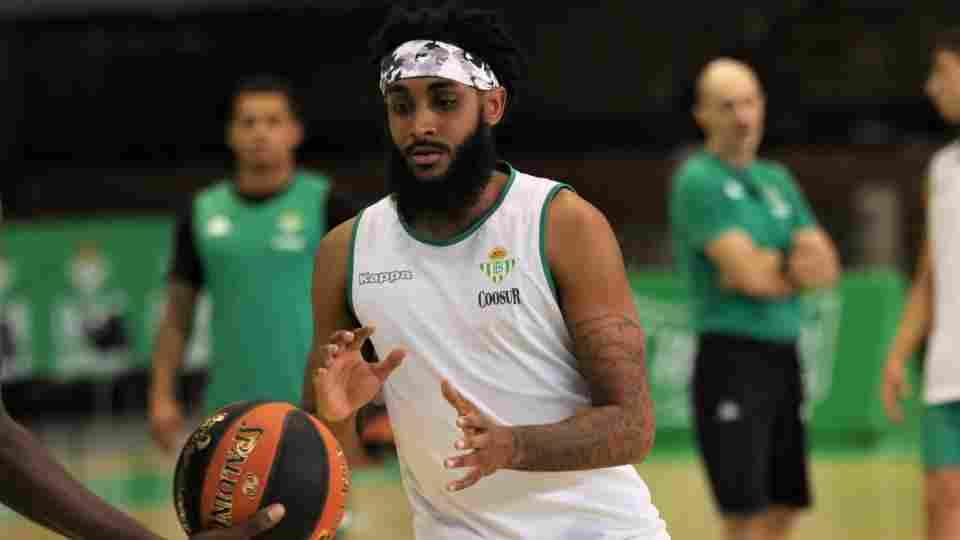 El Coosur Real Betis ya prepara el duelo del viernes ante el Joventut